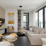Lägenhet Grzybowska Sophisticated With Balcony & Parking In The Center Of By Renters Prestige *