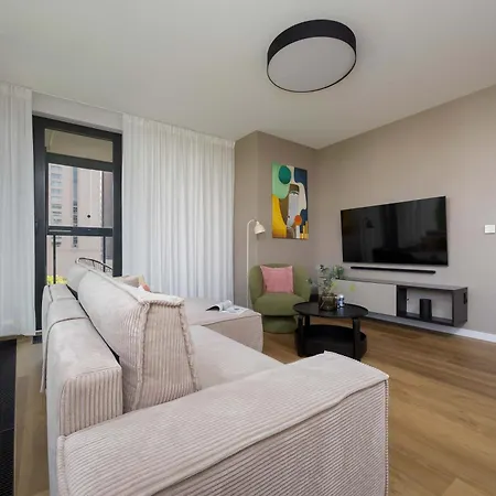 Grzybowska Sophisticated With Balcony & Parking In The Center Of By Renters Prestige Lägenhet
