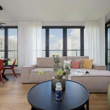 Grzybowska Sophisticated With Balcony & Parking In The Center Of By Renters Prestige Lägenhet Warszawa