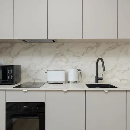 Grzybowska Sophisticated With Balcony & Parking In The Center Of By Renters Prestige Lägenhet *