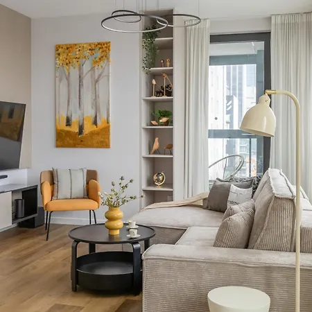 Grzybowska Sophisticated With Balcony & Parking In The Center Of By Renters Prestige Lägenhet