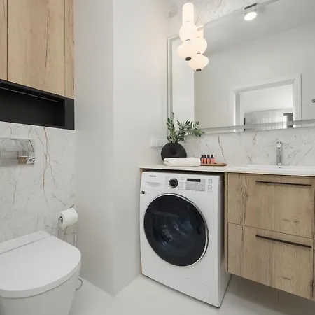 Grzybowska Sophisticated With Balcony & Parking In The Center Of By Renters Prestige Lägenhet *