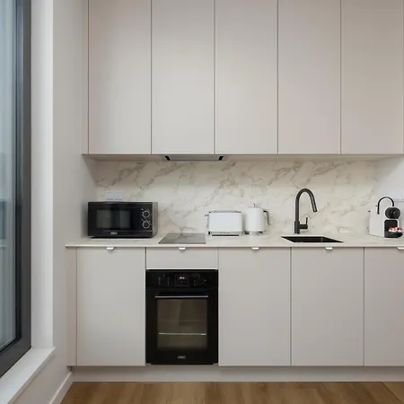 아파트 Grzybowska Sophisticated With Balcony & Parking In The Center Of By Renters Prestige