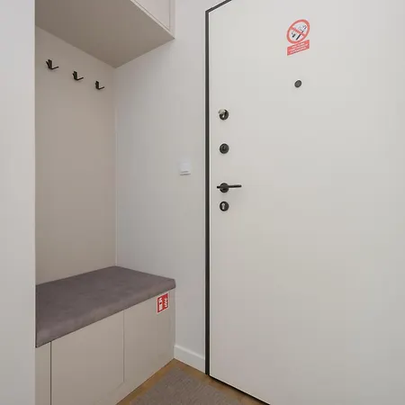 Grzybowska Sophisticated With Balcony & Parking In The Center Of By Renters Prestige 아파트